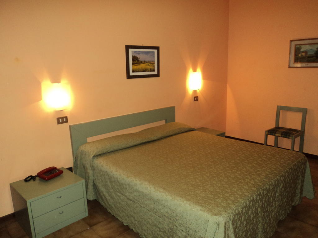Zenith Hotel Монтекатини Терме Стая снимка
